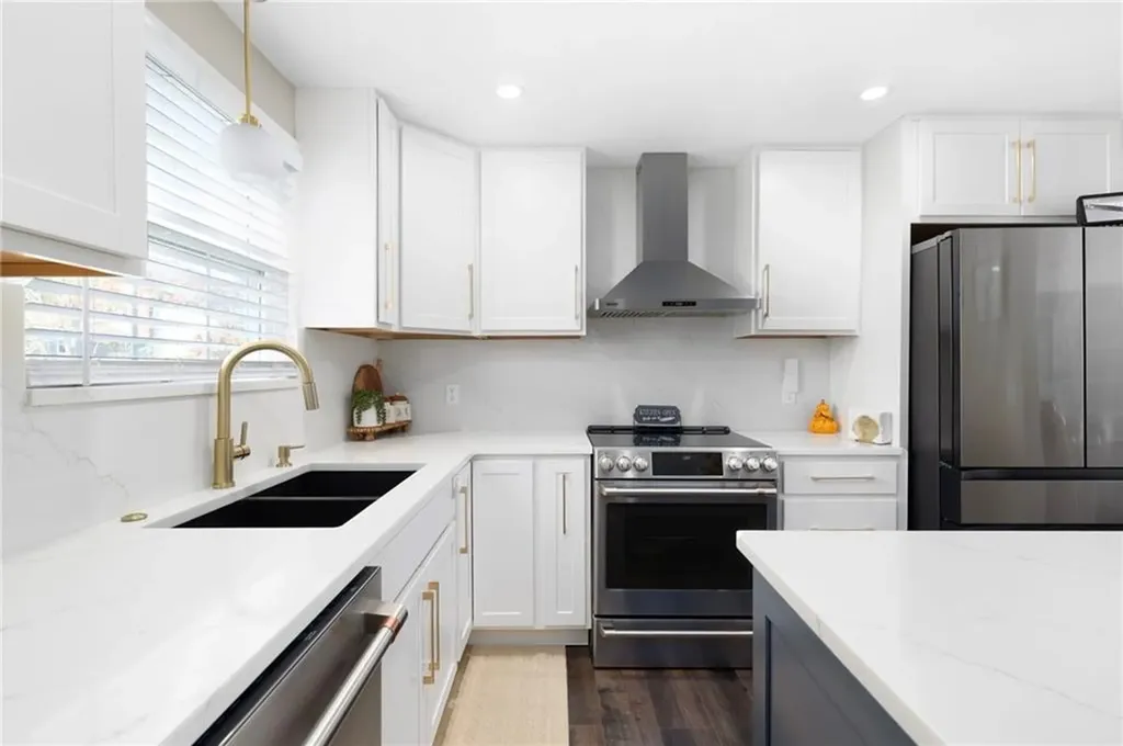 54 Salem Avenue Cranston RI 02920