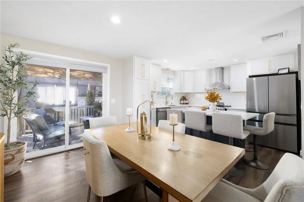 54 Salem Avenue Cranston RI 02920