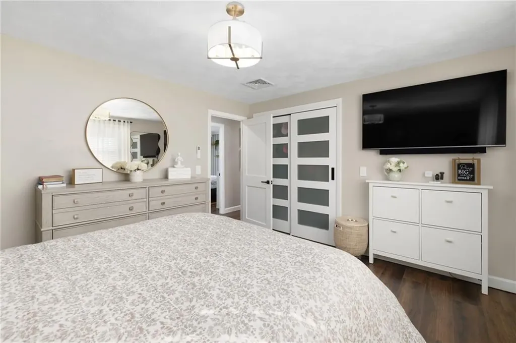 54 Salem Avenue Cranston RI 02920