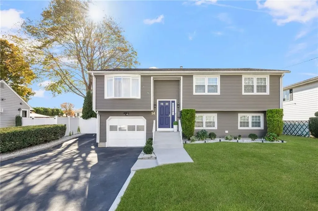 54 Salem Avenue Cranston RI 02920