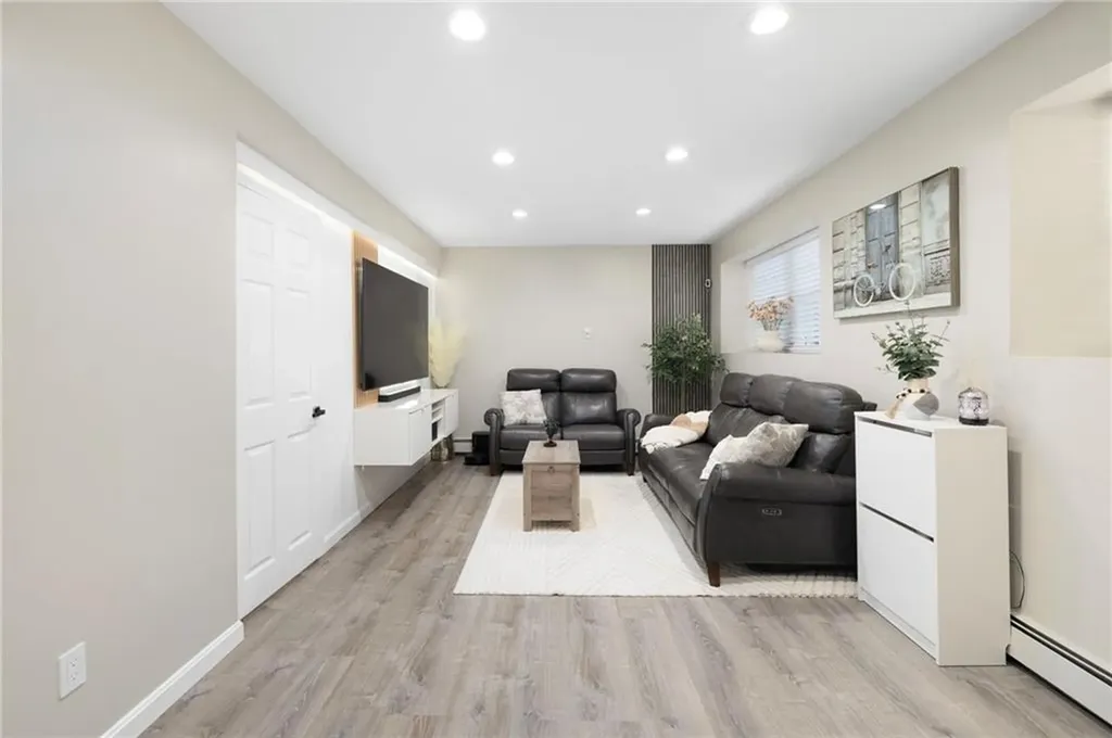 54 Salem Avenue Cranston RI 02920