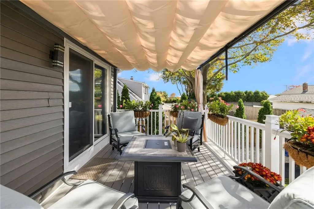 54 Salem Avenue Cranston RI 02920