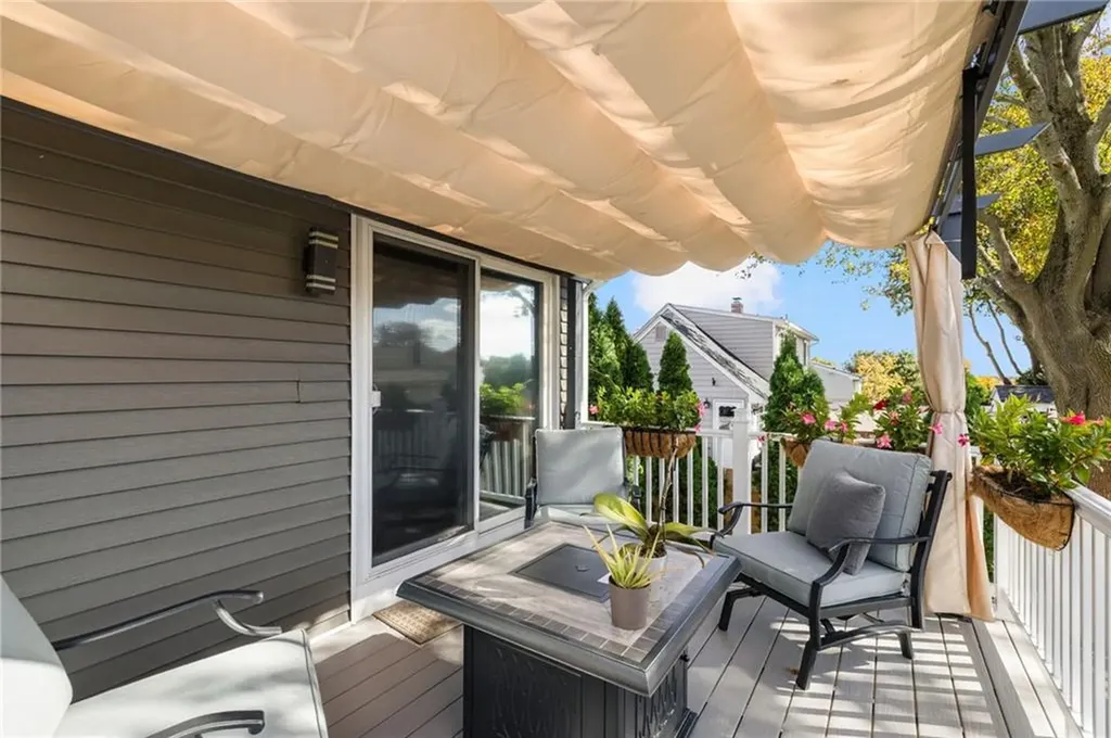 54 Salem Avenue Cranston RI 02920