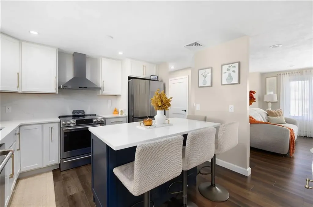 54 Salem Avenue Cranston RI 02920