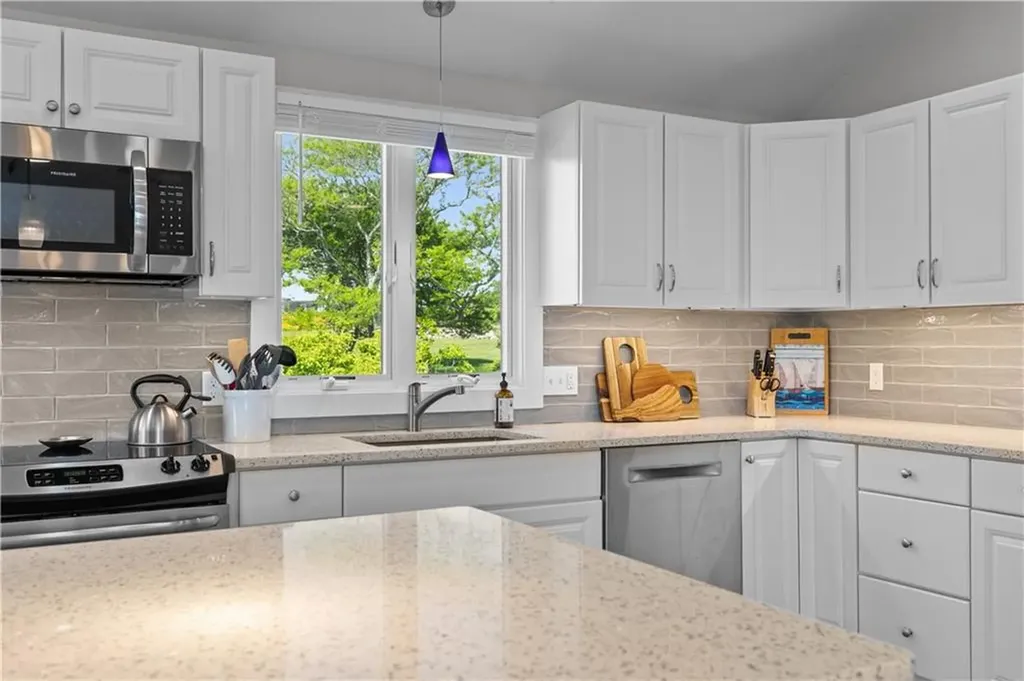 49 Ocean Drive Little Compton RI 02837