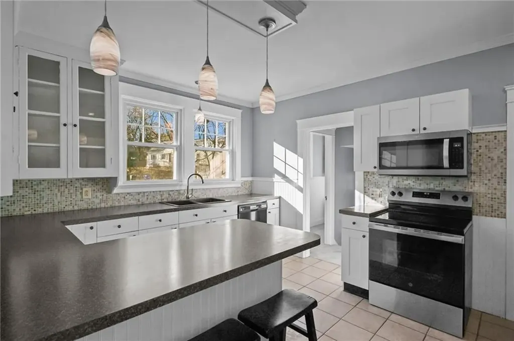 58 Youngs Avenue West Warwick RI 02893