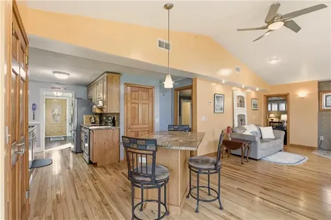 1282 East Road Tiverton RI 02878