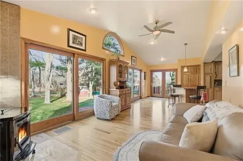 1282 East Road Tiverton RI 02878