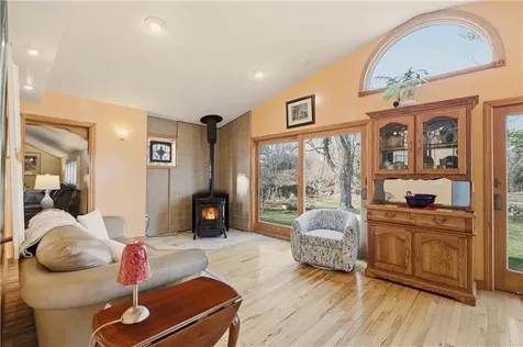 1282 East Road Tiverton RI 02878