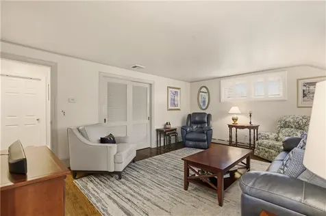 1282 East Road Tiverton RI 02878