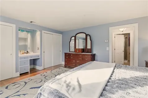 1282 East Road Tiverton RI 02878