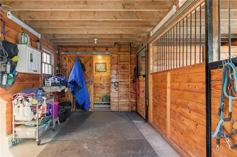 1282 East Road Tiverton RI 02878