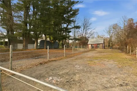 1282 East Road Tiverton RI 02878