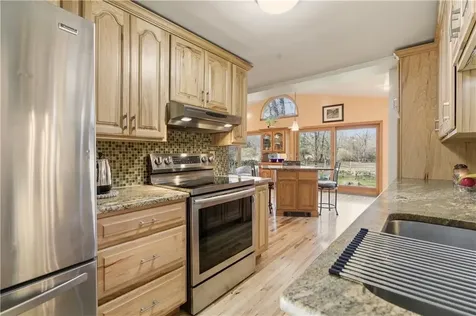 1282 East Road Tiverton RI 02878