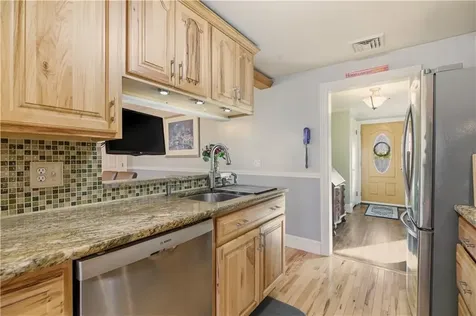 1282 East Road Tiverton RI 02878