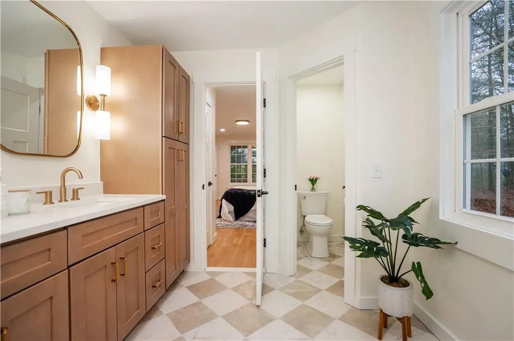 247 Glen Hill Drive North Kingstown RI 02874