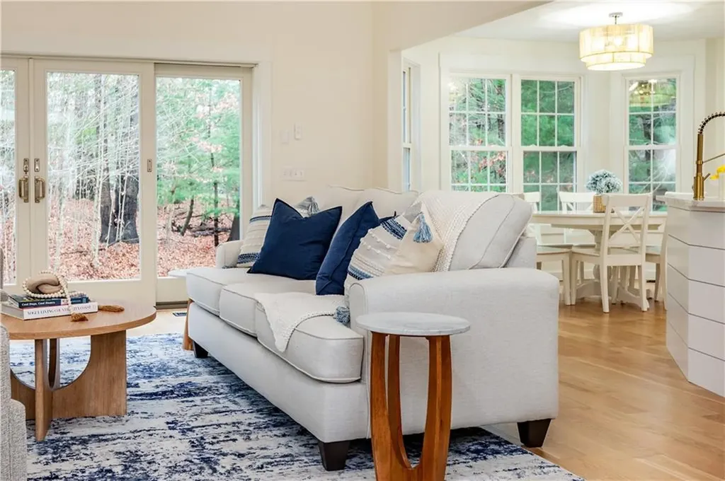 247 Glen Hill Drive North Kingstown RI 02874