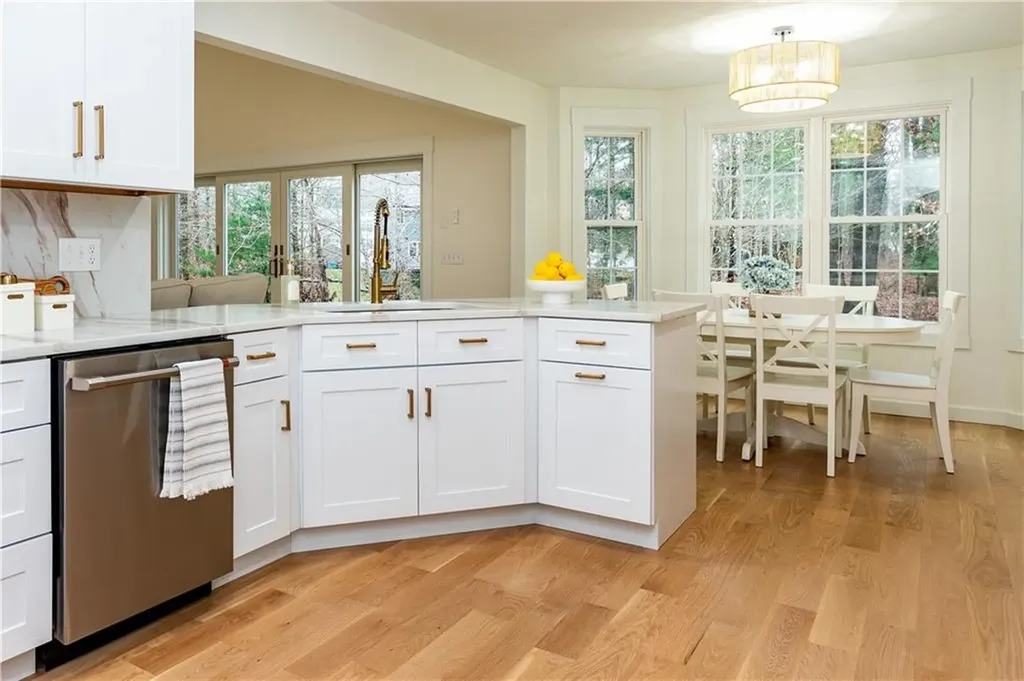 247 Glen Hill Drive North Kingstown RI 02874