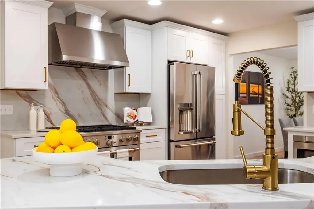 247 Glen Hill Drive North Kingstown RI 02874