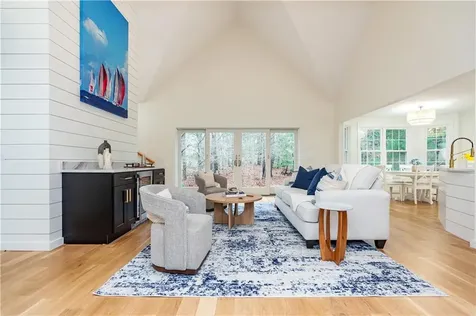 247 Glen Hill Drive North Kingstown RI 02874