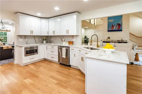 247 Glen Hill Drive North Kingstown RI 02874