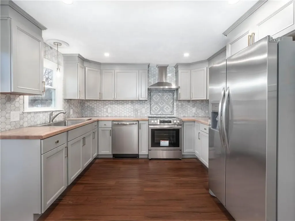 2 Sandalwood Court Coventry RI 02816