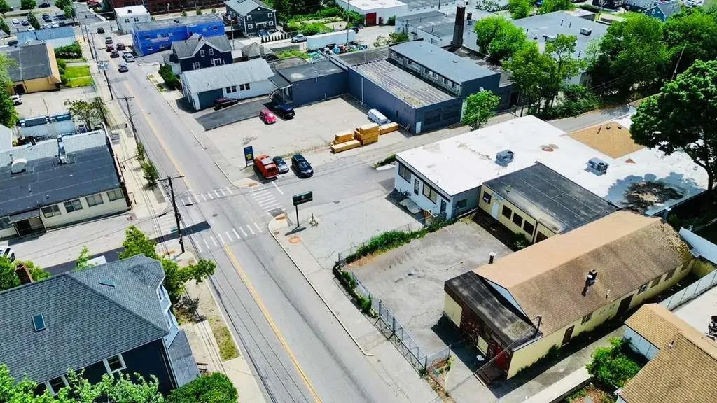 56 60 River Avenue Providence RI 02908