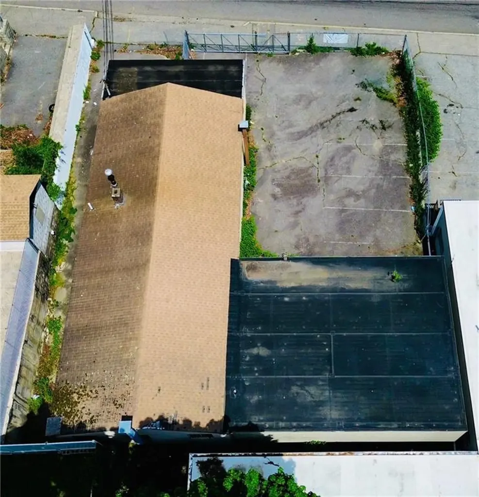 56 60 River Avenue Providence RI 02908