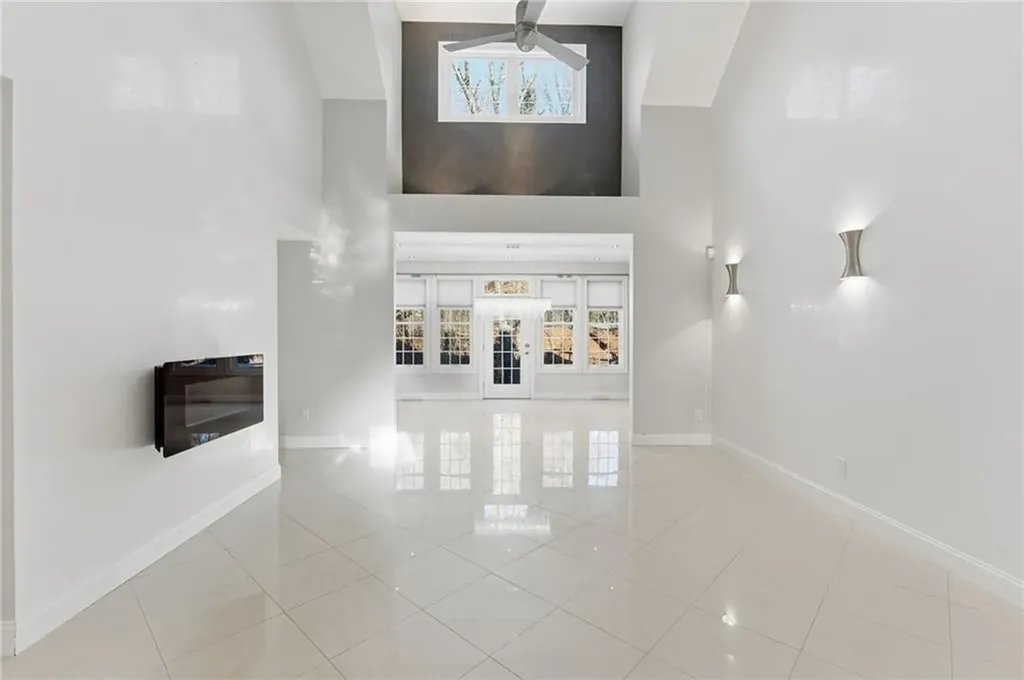 315 Old River Road Lincoln RI 02838