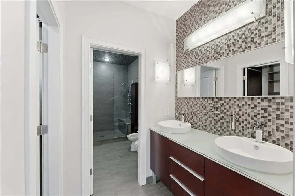 315 Old River Road Lincoln RI 02838