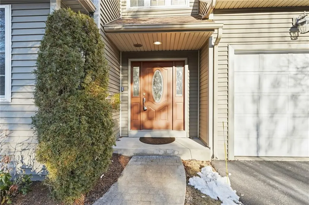 315 Old River Road Lincoln RI 02838