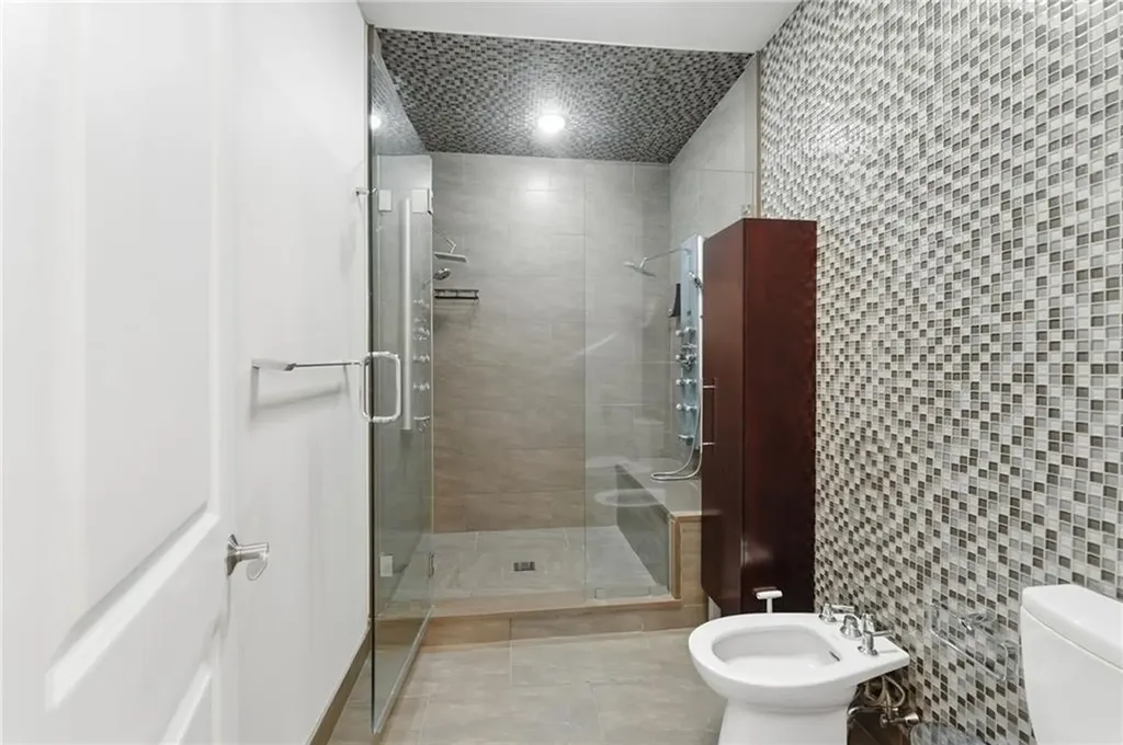 315 Old River Road Lincoln RI 02838