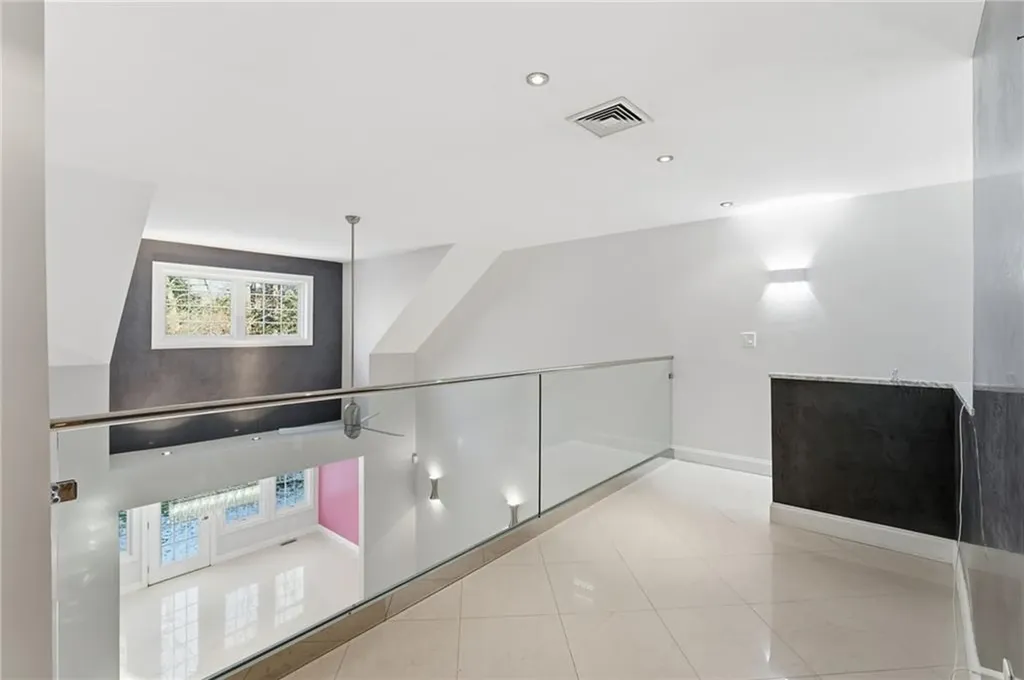 315 Old River Road Lincoln RI 02838