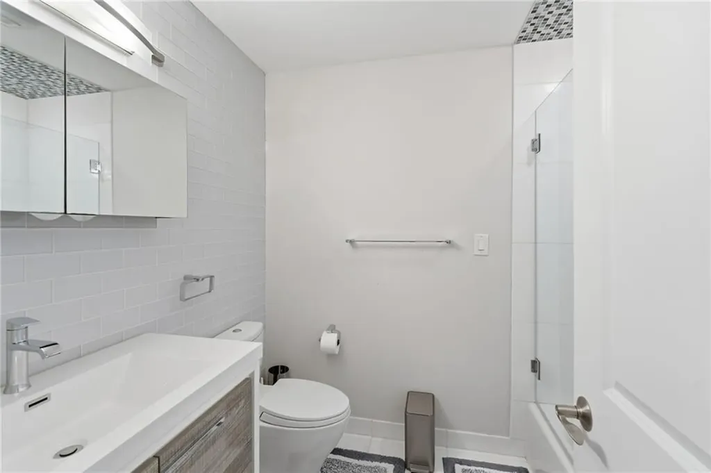 315 Old River Road Lincoln RI 02838