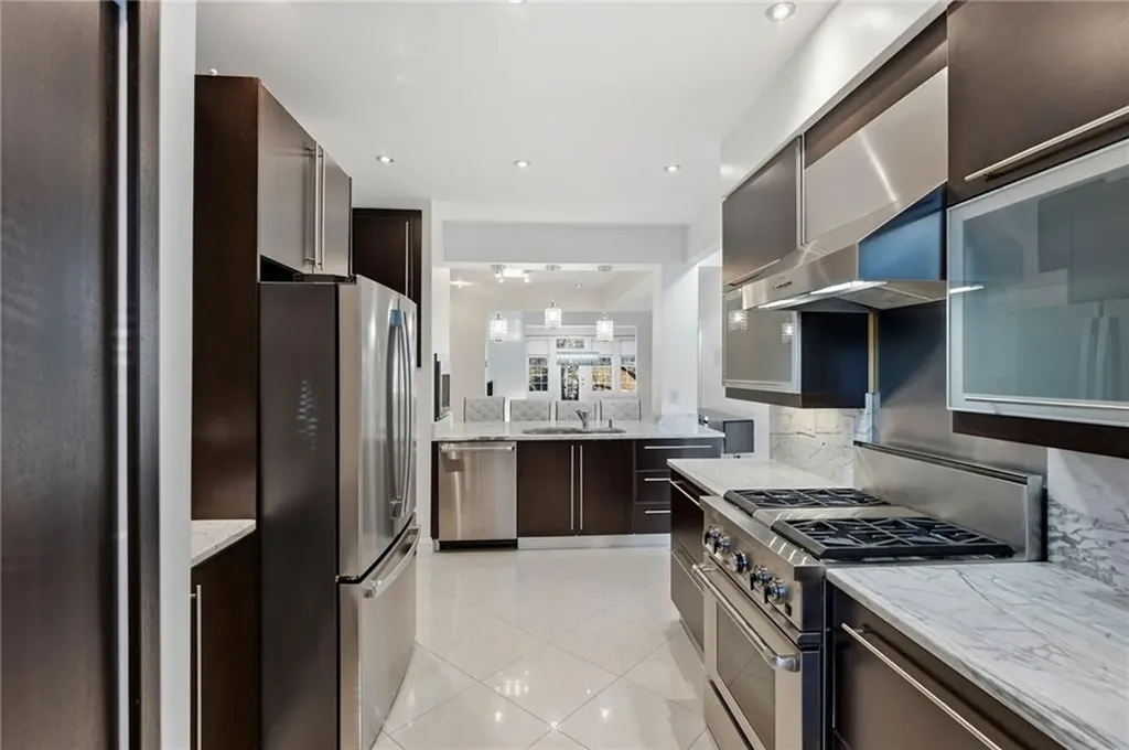 315 Old River Road Lincoln RI 02838