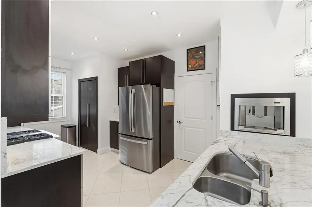 315 Old River Road Lincoln RI 02838