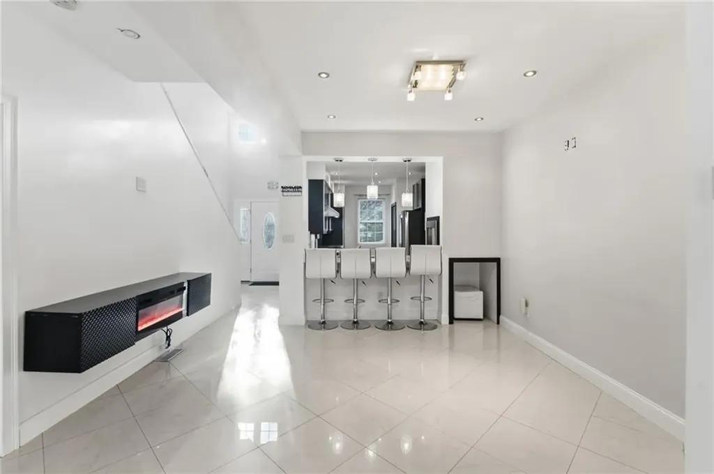 315 Old River Road Lincoln RI 02838