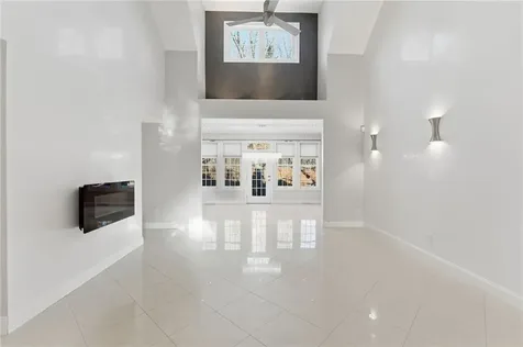 315 Old River Road Lincoln RI 02838