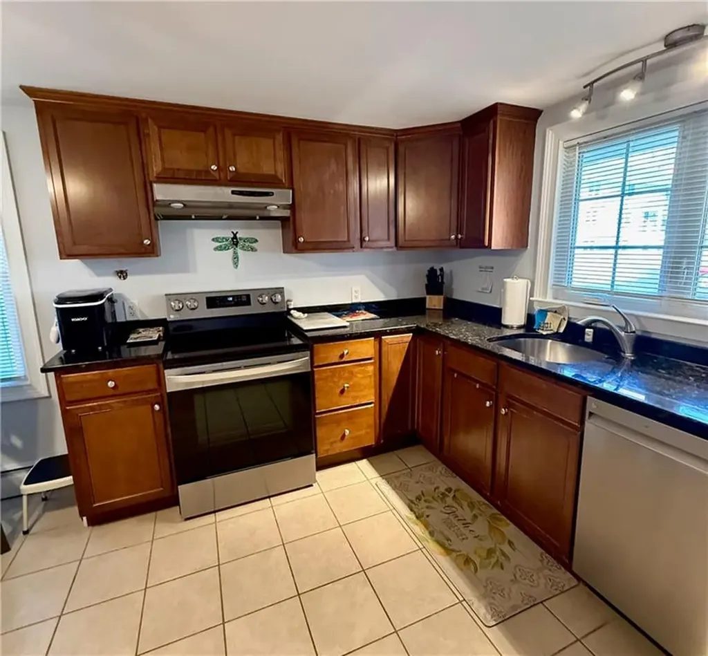 196 Bulgarmarsh Road Tiverton RI 02878