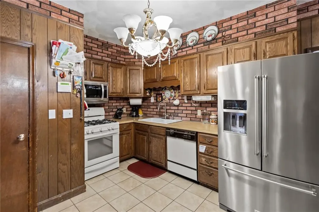 162 Merino Street Providence RI 02909