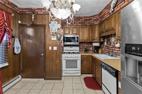 162 Merino Street Providence RI 02909