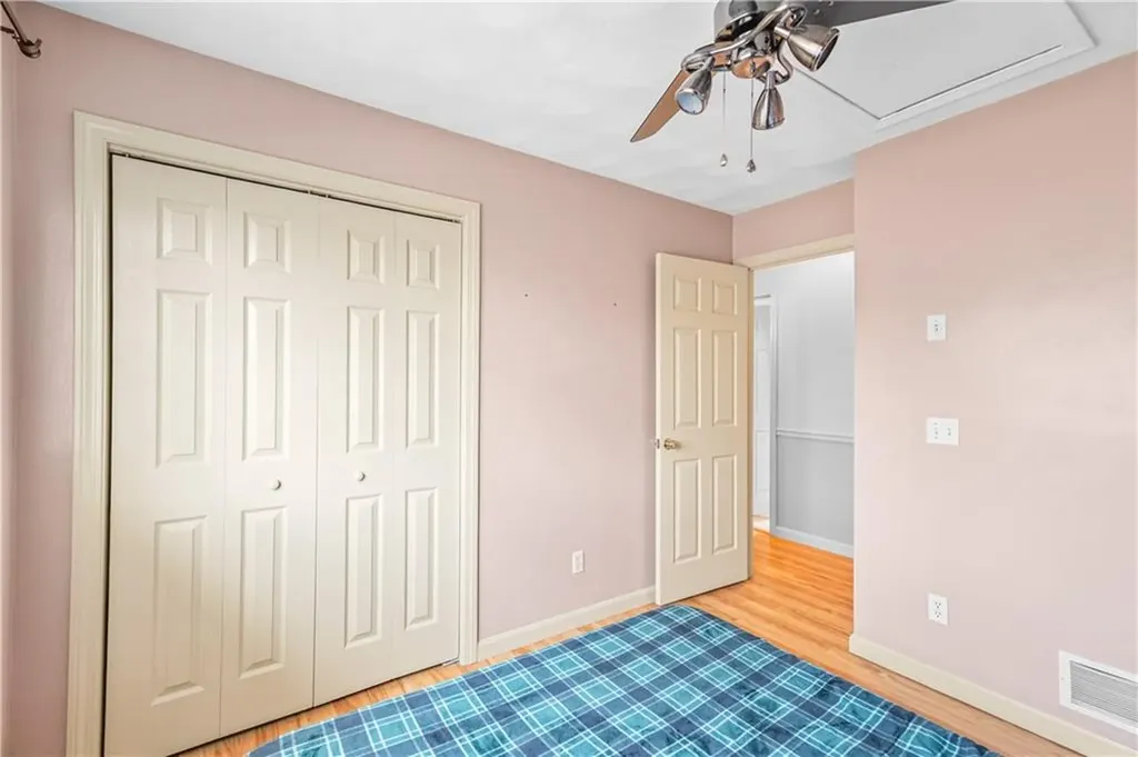 12 Railroad Row Warwick RI 02886