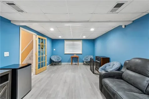 12 Railroad Row Warwick RI 02886