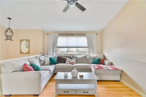 12 Railroad Row Warwick RI 02886