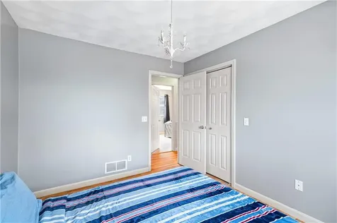 12 Railroad Row Warwick RI 02886