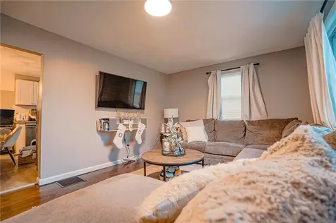 27 Winifred Avenue Warwick RI 02889