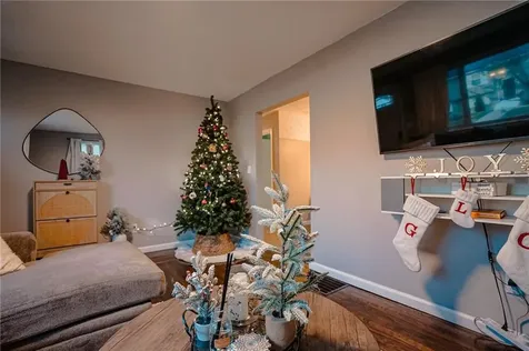 27 Winifred Avenue Warwick RI 02889