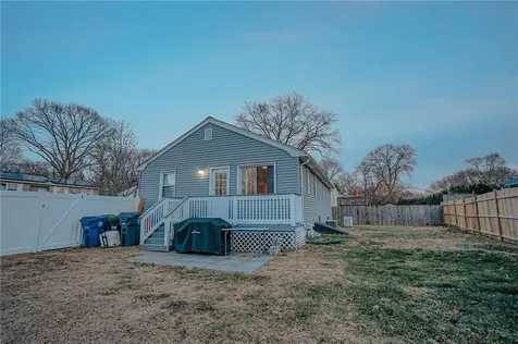 27 Winifred Avenue Warwick RI 02889