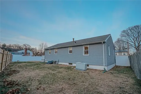 27 Winifred Avenue Warwick RI 02889