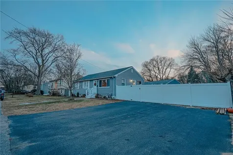 27 Winifred Avenue Warwick RI 02889